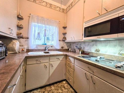 Cuisine - 800 Rue Nadeau, Shawinigan, QC - Indoor Photo Showing Kitchen With Double Sink