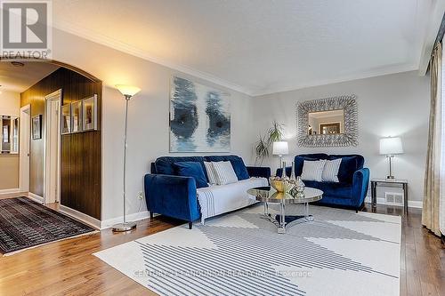 223 Willowdale Avenue, Toronto, ON - Indoor Photo Showing Living Room