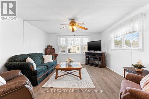 13 Dove Lane, Quinte West, ON - Indoor Photo Showing Living Room