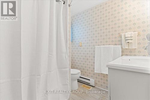 13 Dove Lane, Quinte West, ON - Indoor Photo Showing Bathroom