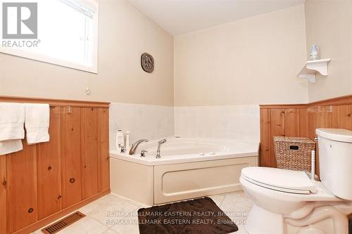 326 Indian Point Road, Kawartha Lakes (Coboconk), ON - Indoor Photo Showing Bathroom