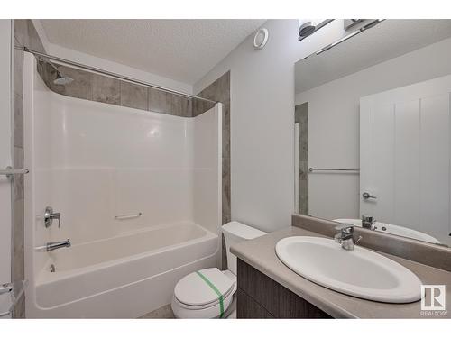 #7 2215 24 St Nw, Edmonton, AB - Indoor Photo Showing Bathroom