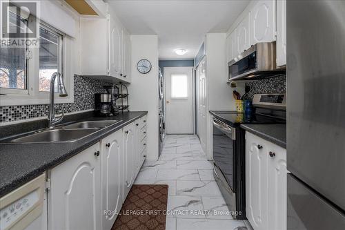 3 Green Glade Court, Innisfil, ON - Indoor Photo Showing Kitchen With Double Sink