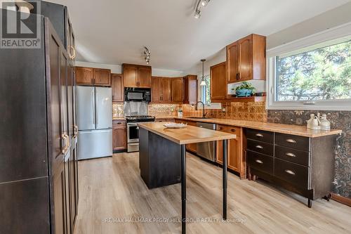 1908 10Th Line, Innisfil, ON - Indoor Photo Showing Kitchen With Double Sink