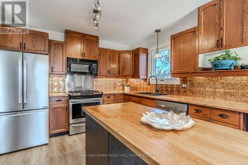 1908 10Th Line, Innisfil, ON - Indoor Photo Showing Kitchen