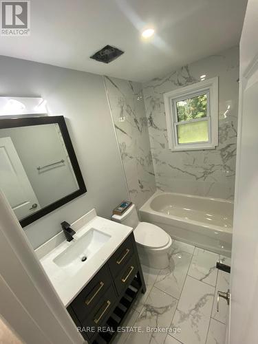 31 Thorncrest Crescent, London, ON - Indoor Photo Showing Bathroom