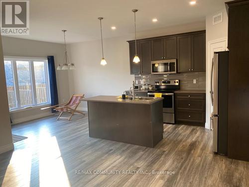 30 Cypress Drive, Belleville, ON - Indoor Photo Showing Kitchen With Upgraded Kitchen