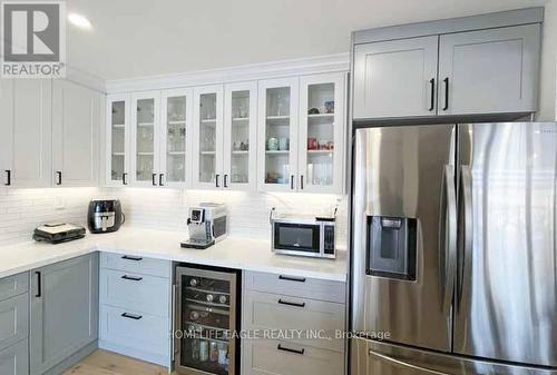 143 Sand Road, East Gwillimbury, ON - Indoor Photo Showing Kitchen With Upgraded Kitchen