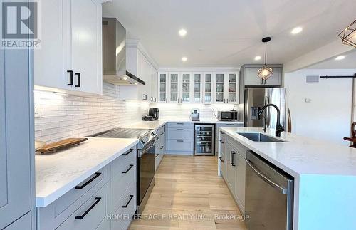 143 Sand Road, East Gwillimbury, ON - Indoor Photo Showing Kitchen With Upgraded Kitchen