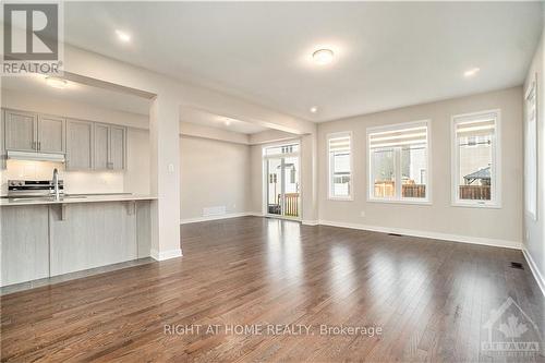 128 Hackamore Crescent, Ottawa, ON - Indoor Photo Showing Kitchen