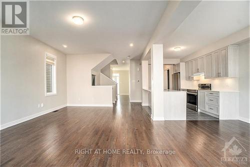 128 Hackamore Crescent, Ottawa, ON - Indoor Photo Showing Kitchen