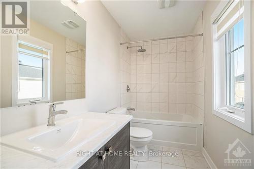 128 Hackamore Crescent, Ottawa, ON - Indoor Photo Showing Bathroom