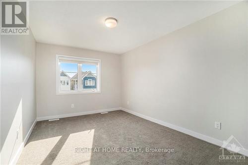 128 Hackamore Crescent, Ottawa, ON - Indoor Photo Showing Other Room