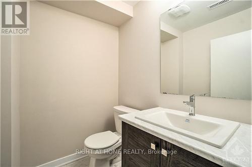 128 Hackamore Crescent, Ottawa, ON - Indoor Photo Showing Bathroom