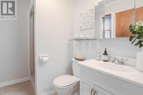 140 Louisa Street, Kawartha Lakes (Fenelon Falls), ON - Indoor Photo Showing Bathroom