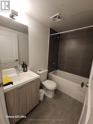 3301 - 8 Widmer Street, Toronto, ON - Indoor Photo Showing Bathroom