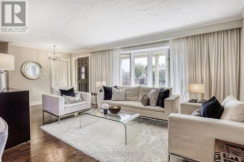 2 Fordover Drive, Toronto, ON - Indoor Photo Showing Living Room