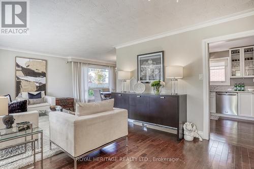 2 Fordover Drive, Toronto, ON - Indoor Photo Showing Living Room