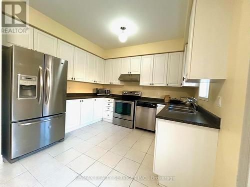 37 Abbotsbury Drive, Brampton, ON - Indoor Photo Showing Kitchen