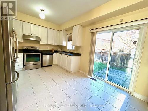 37 Abbotsbury Drive, Brampton, ON - Indoor Photo Showing Kitchen