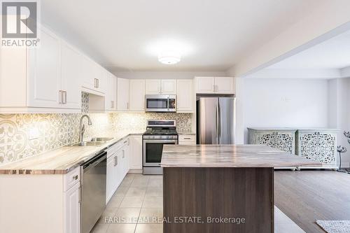 1035 Cook Drive, Midland, ON - Indoor Photo Showing Kitchen With Upgraded Kitchen