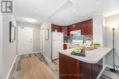 216 - 2464 Weston Road, Toronto, ON - Indoor Photo Showing Kitchen