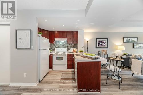 216 - 2464 Weston Road, Toronto, ON - Indoor Photo Showing Kitchen