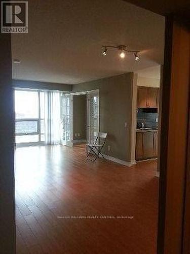 2405 - 763 Bay Street, Toronto, ON - Indoor