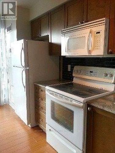 2405 - 763 Bay Street, Toronto, ON - Indoor Photo Showing Kitchen