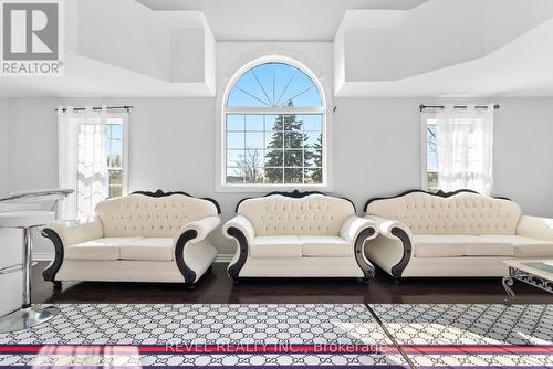 Upper - 120 Hunter Street, Whitby, ON - Indoor Photo Showing Living Room