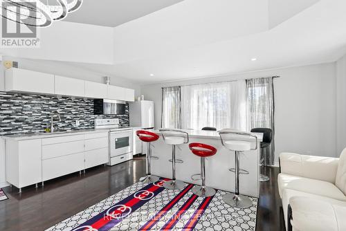 Upper - 120 Hunter Street, Whitby, ON - Indoor Photo Showing Kitchen