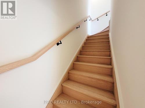 911 - 2 Steckley House Lane, Richmond Hill, ON - Indoor Photo Showing Other Room