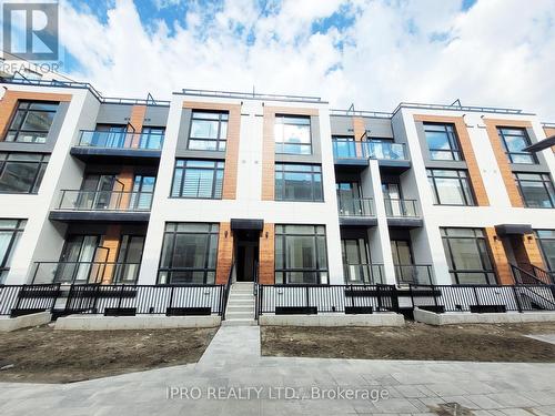 911 - 2 Steckley House Lane, Richmond Hill, ON - Outdoor With Facade