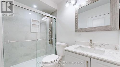 13 Cavendish Crescent N, Brampton, ON - Indoor Photo Showing Bathroom