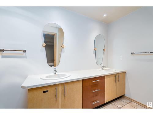 9519 155 St Nw, Edmonton, AB - Indoor Photo Showing Bathroom