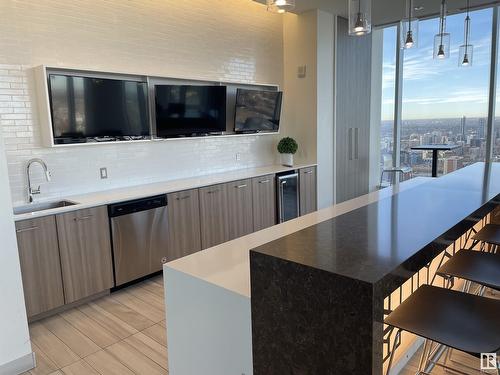 #4905 10310 102 Sstreet Nw, Edmonton, AB - Indoor Photo Showing Kitchen