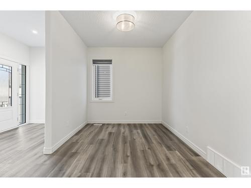 1635 16 St Nw, Edmonton, AB - Indoor Photo Showing Other Room