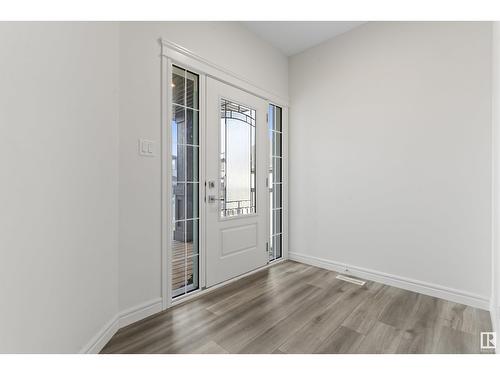 1635 16 St Nw, Edmonton, AB - Indoor Photo Showing Other Room