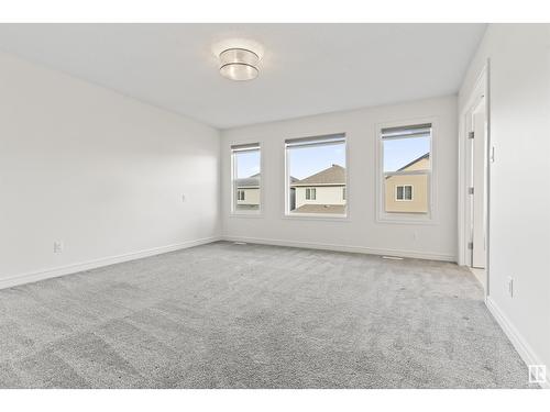 1635 16 St Nw, Edmonton, AB - Indoor Photo Showing Other Room