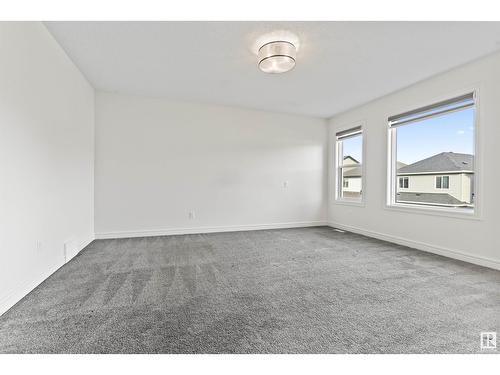 1635 16 St Nw, Edmonton, AB - Indoor Photo Showing Other Room