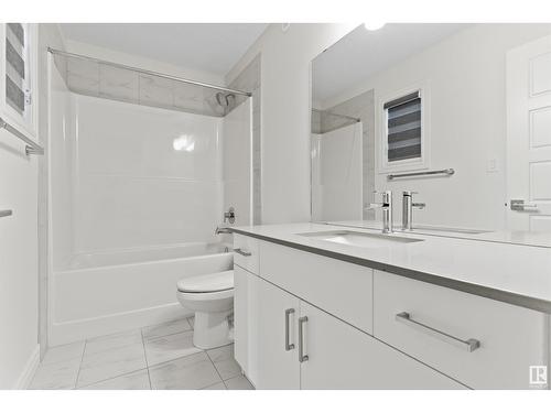 1635 16 St Nw, Edmonton, AB - Indoor Photo Showing Bathroom