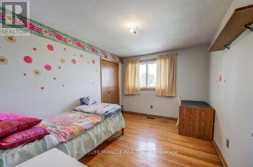 117 Loyalist Drive, Hamilton, ON - Indoor Photo Showing Bedroom