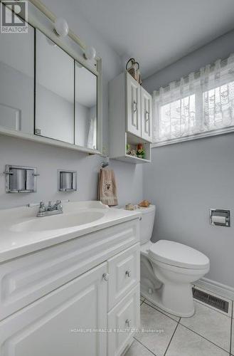 117 Loyalist Drive, Hamilton, ON - Indoor Photo Showing Bathroom