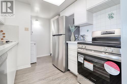 1526 - 3 Greystone Walk Drive, Toronto, ON - Indoor Photo Showing Kitchen