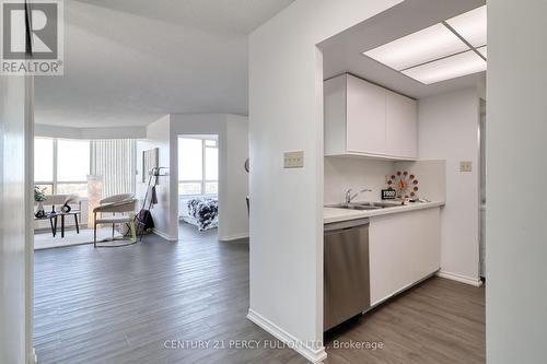 1526 - 3 Greystone Walk Drive, Toronto, ON - Indoor Photo Showing Kitchen With Double Sink