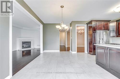 5474 Valhalla Crescent, Mississauga, ON - Indoor Photo Showing Kitchen