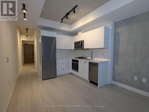 213 - 195 Mccaul Street, Toronto, ON - Indoor Photo Showing Kitchen