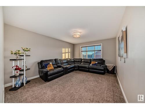 2406 22 Av Nw, Edmonton, AB - Indoor Photo Showing Other Room