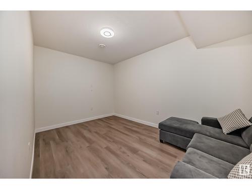 2406 22 Av Nw, Edmonton, AB - Indoor Photo Showing Other Room