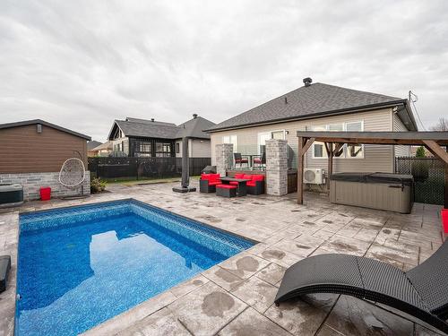 Piscine - 93 Rue Joseph-Albert-Morin, Saint-Jean-Sur-Richelieu, QC - Outdoor With In Ground Pool With Exterior